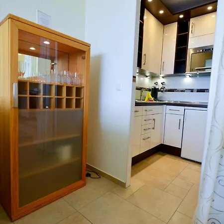 Strandhochhaus Sh12 *